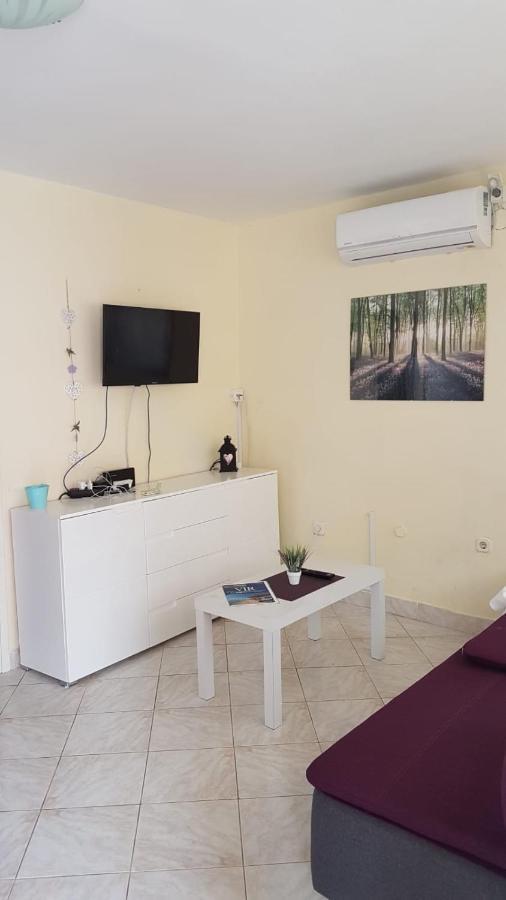 Suzi Apartmani Vir Esterno foto