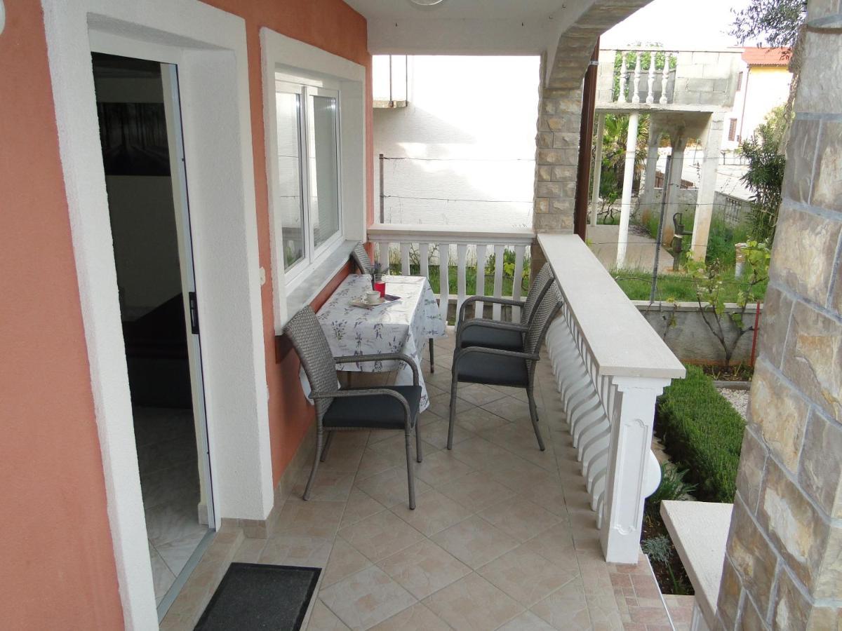 Suzi Apartmani Vir Esterno foto