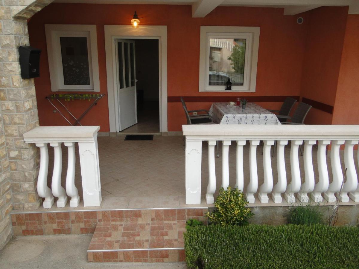 Suzi Apartmani Vir Esterno foto