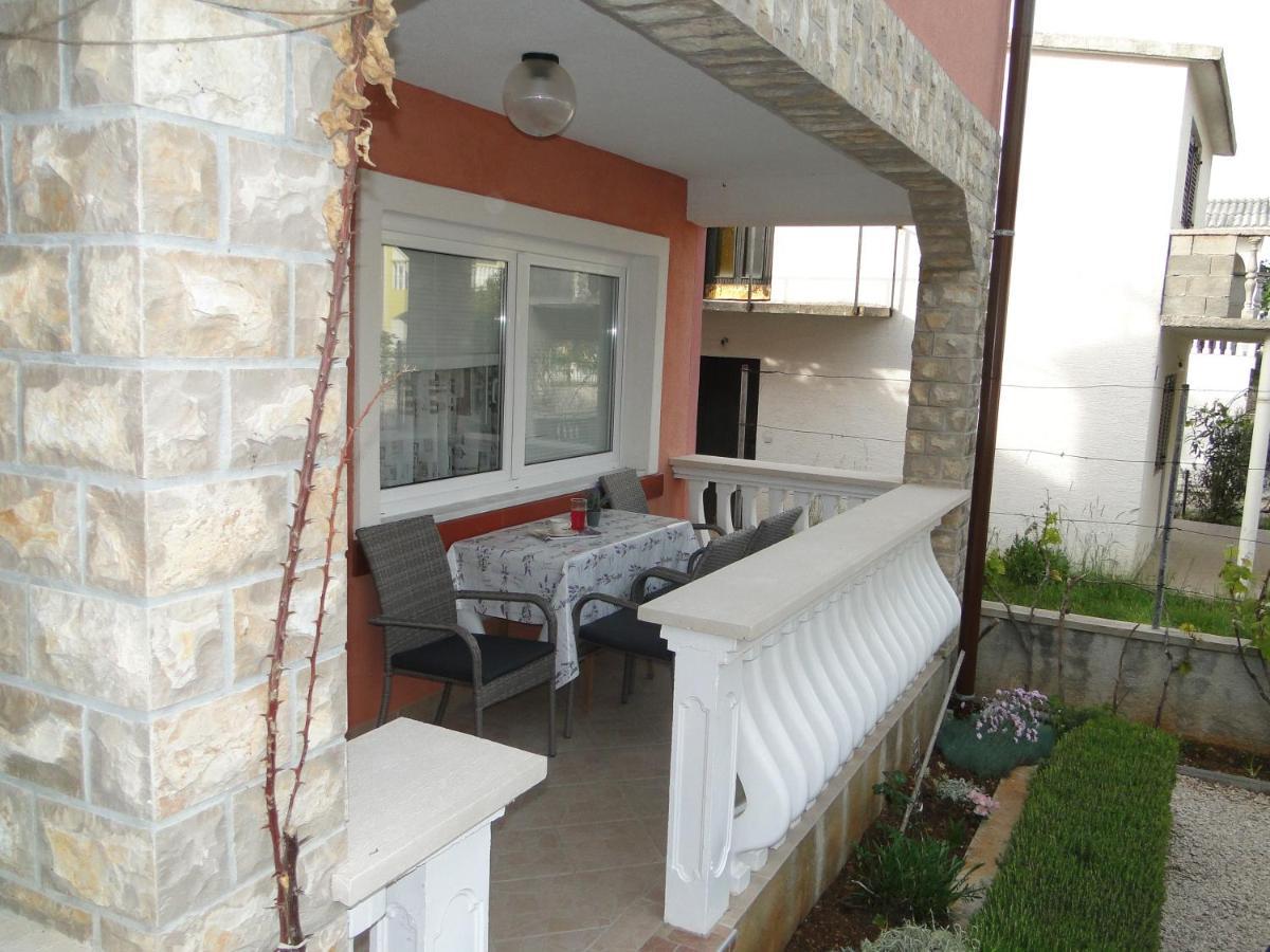 Suzi Apartmani Vir Esterno foto