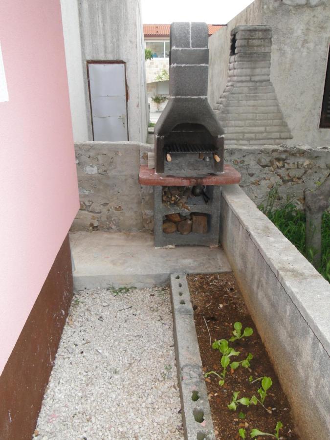 Suzi Apartmani Vir Esterno foto