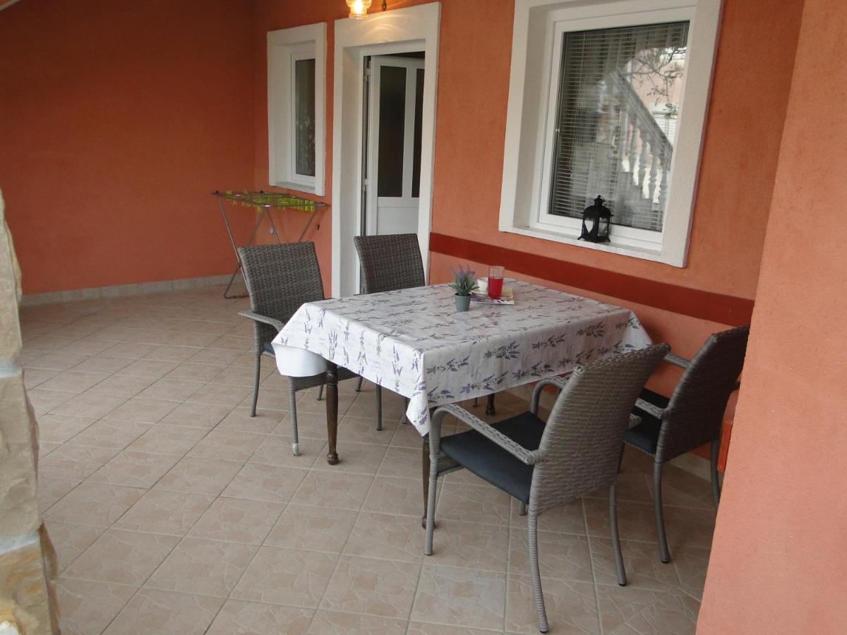 Suzi Apartmani Vir Esterno foto